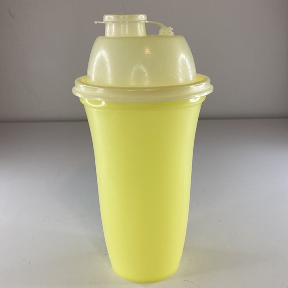 VINTAGE TUPPERWARE QUICK SHAKE GRAVY MIXER #844-2 YELLOW 16OZ - Picture 4 of 12